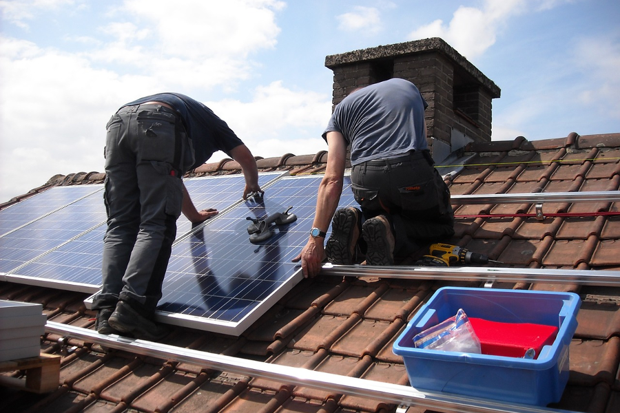 coûts d'installations éoliennes, photovoltaïques et aérovoltaïque chez soi